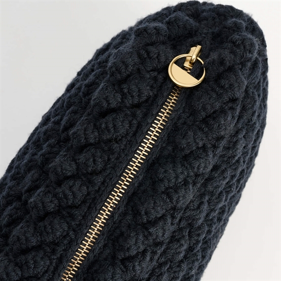 Aiayu Linn Clutch, Black Navy